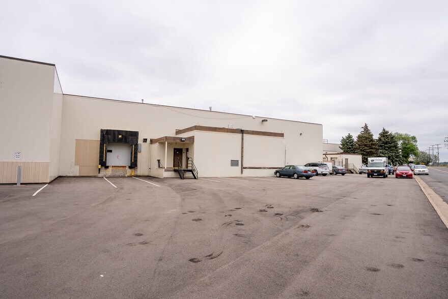 More Photos Of 125-175 Jackson Ave N, Hopkins Light Distribution For Lease