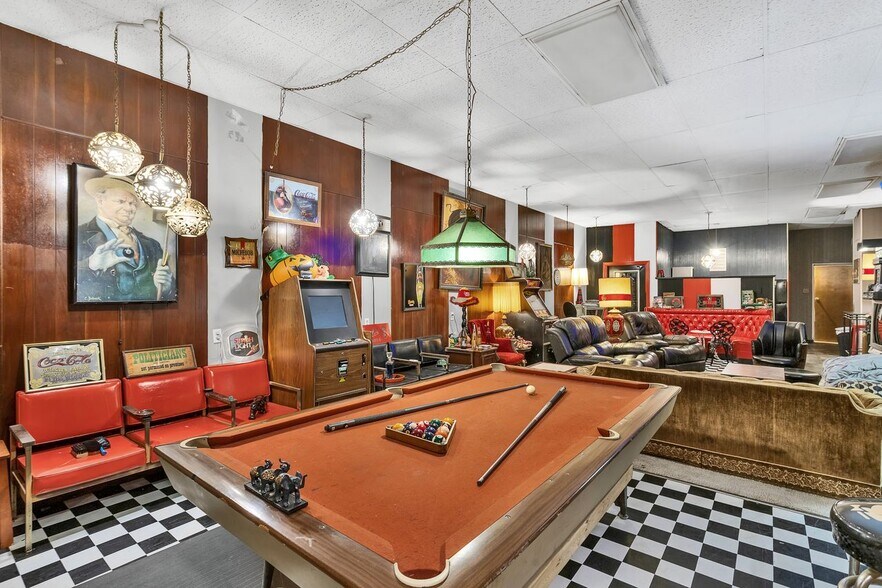 More Photos Of 1421 5th Ave, New Kensington Apartments For Sale