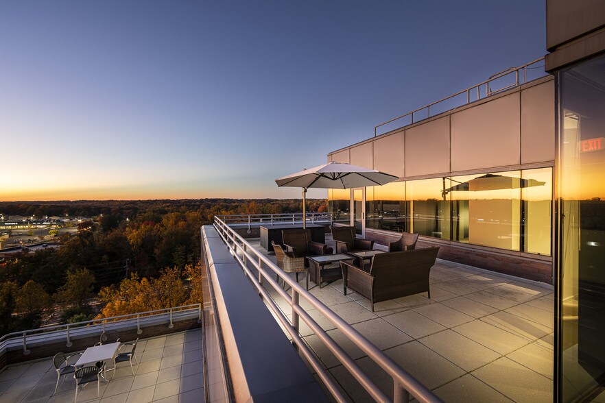 More Photos Of 9302 Lee Hwy, Fairfax Office For Lease