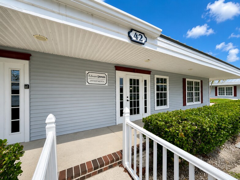 More Photos Of 42 Barkley Cir, Fort Myers Medical For Lease