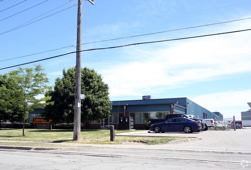 Primary Photo Of 25-27 Metropolitan Rd, Toronto Warehouse For Lease