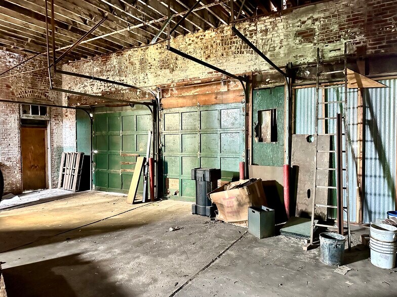 More Photos Of 5215 N 2nd St, Saint Louis Warehouse For Sale