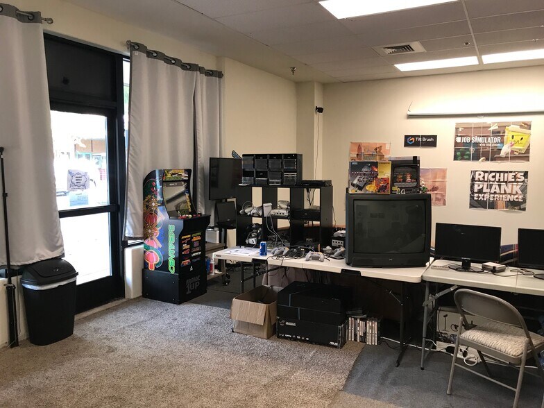 More Photos Of 1700 Market St, Redding Office For Lease