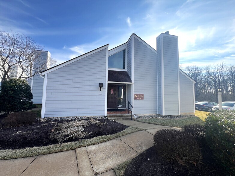 More Photos Of 300 N Pottstown Pike, Exton Office For Lease