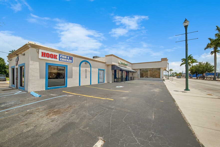 More Photos Of 362-364 S Main St, Belle Glade Storefront Retail Office For Sale