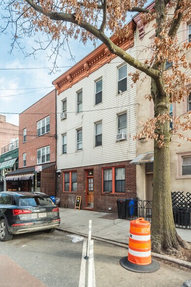 More Photos Of 119 Berry St, Brooklyn Multifamily For Sale
