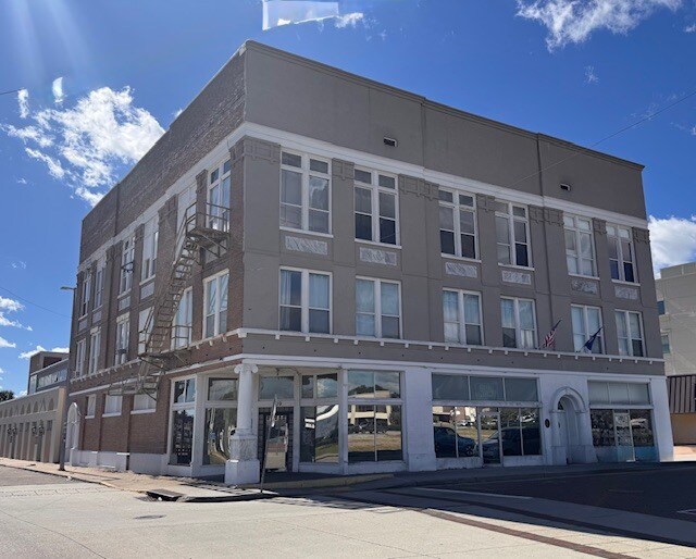 More Photos Of 711 Howard Ave, Biloxi General Retail For Sale