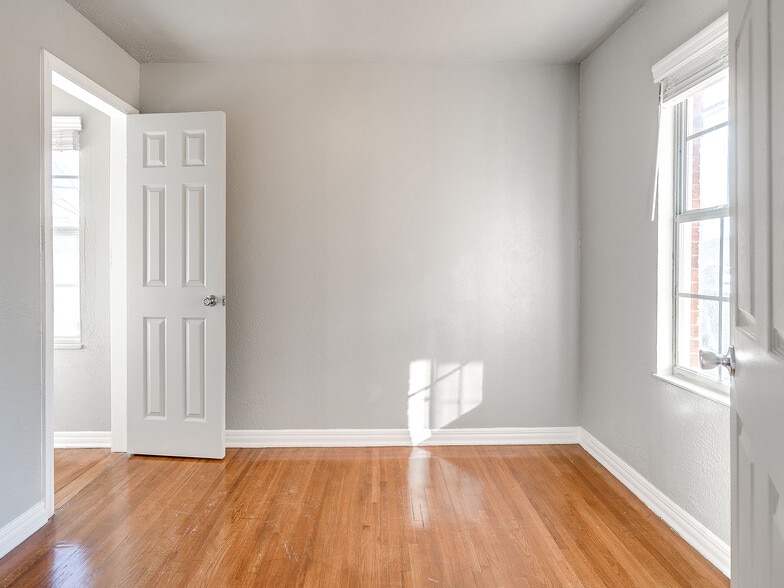 More Photos Of 2037 NW 26th St, Oklahoma City Apartments For Sale