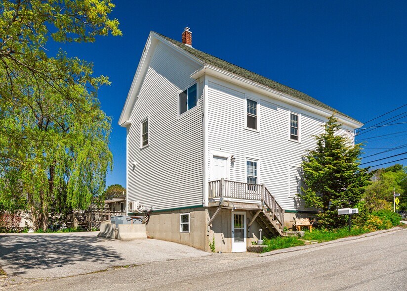 More Photos Of 1276 Surry Rd, Surry Freestanding For Sale