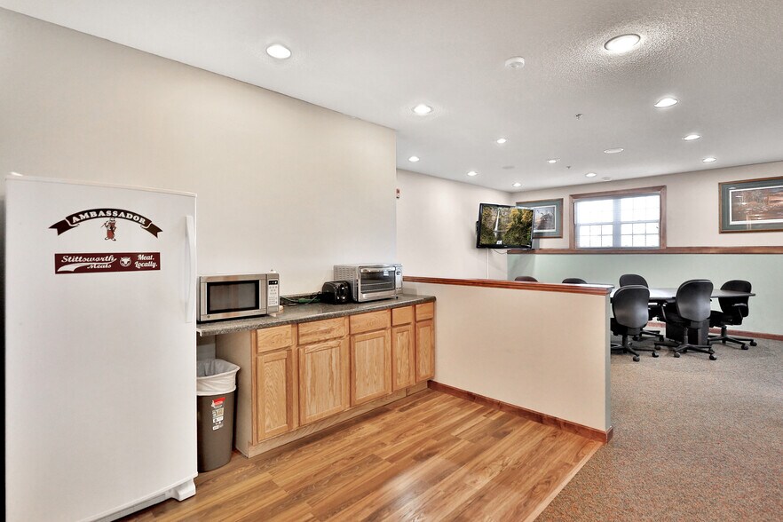 More Photos Of 2191-2195 Northdale Blvd NW, Coon Rapids Office For Sale