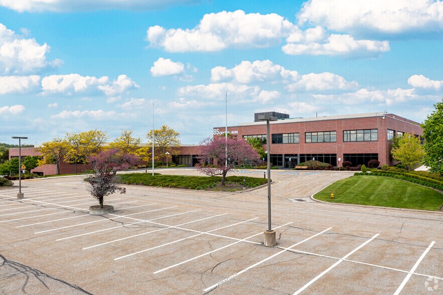 More Photos Of 85 Crystal Run Rd, Middletown Office For Lease