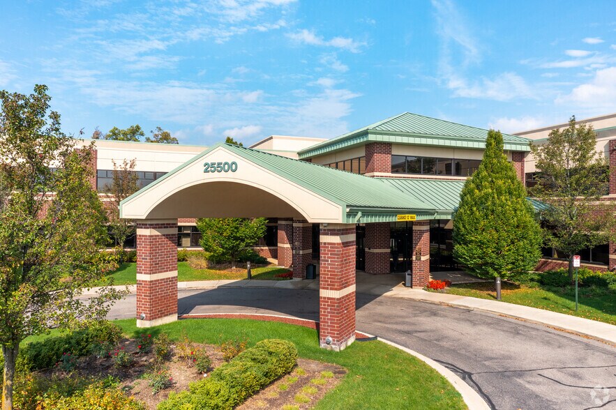 More Photos Of 25500 Meadowbrook Rd, Novi Medical For Lease