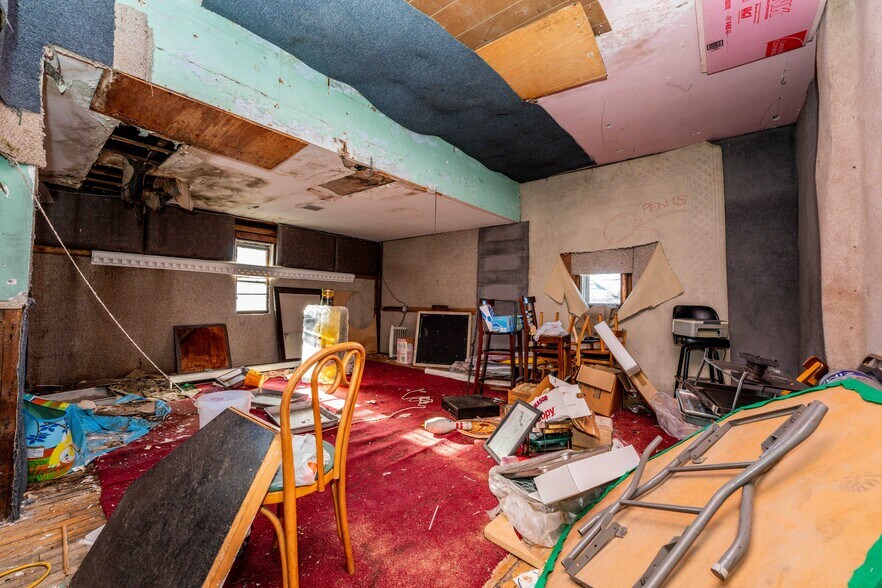 More Photos Of 266 Dartmouth St, New Bedford Restaurant For Sale