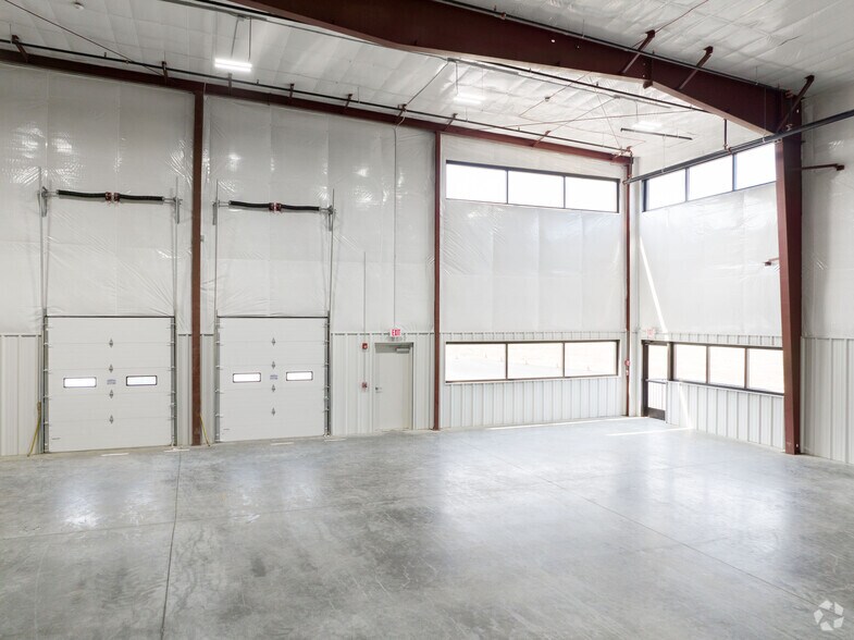 More Photos Of 24 Native Dr, Queensbury Unknown For Lease