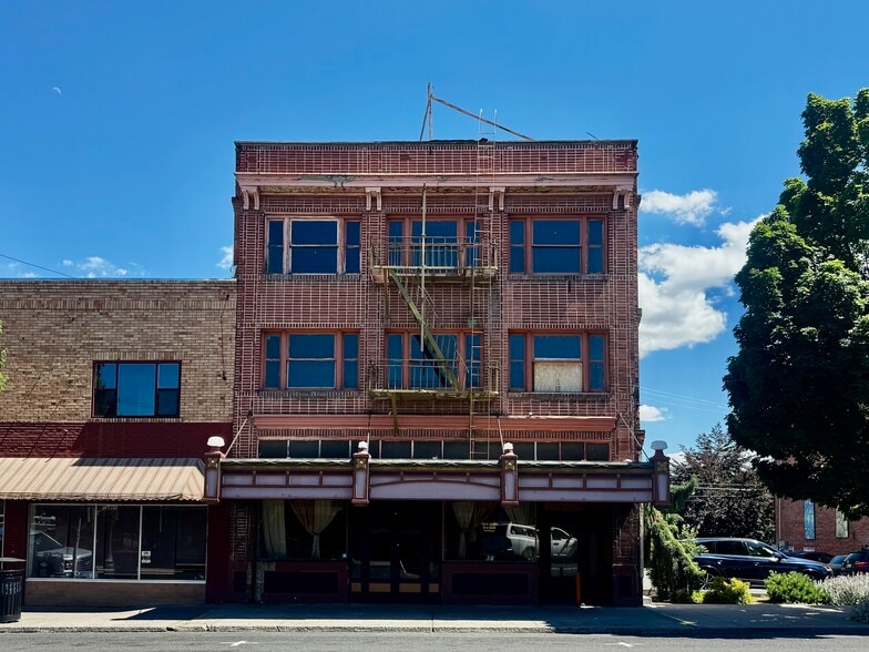 More Photos Of 1028 Main St, Klamath Falls Flex For Sale
