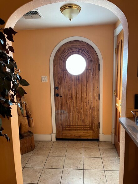 More Photos Of 137 Mt Rose St, Reno Office Residential For Lease