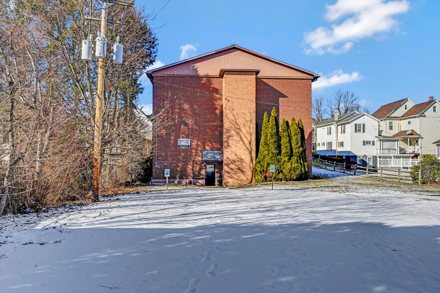 More Photos Of 301 Delaware Ave, Olyphant Office For Sale