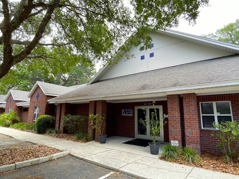 More Photos Of 2209 NW 40th Ter, Gainesville Office For Lease