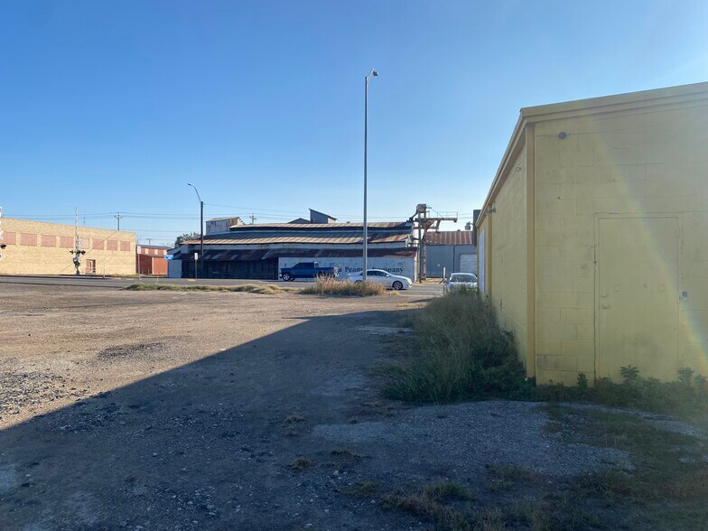 More Photos Of 357 W Austin St, Giddings General Retail For Sale