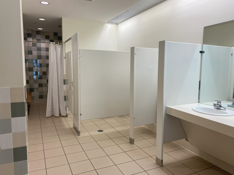 More Photos Of 6495 S Colorado Blvd, Centennial Religious Facility For Sale