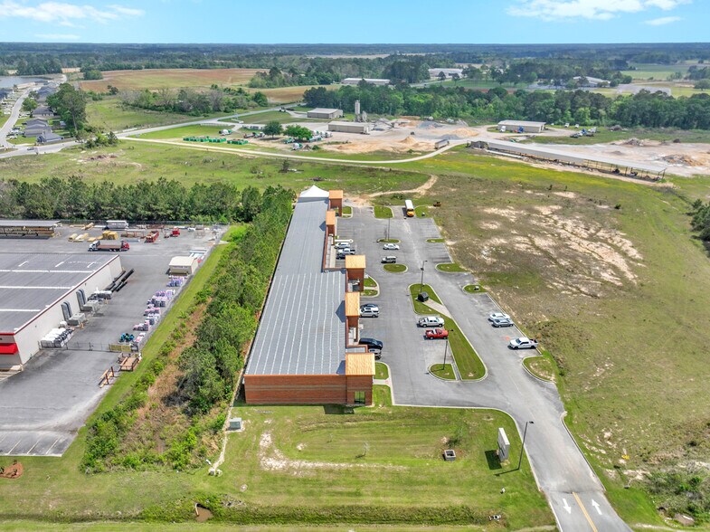 More Photos Of 143 US Highway 319 S, Moultrie Storefront For Sale