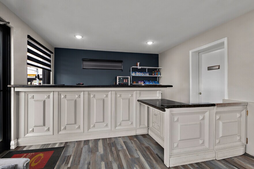 More Photos Of 2620 Santa Ursula Ave, Laredo Hotel For Sale