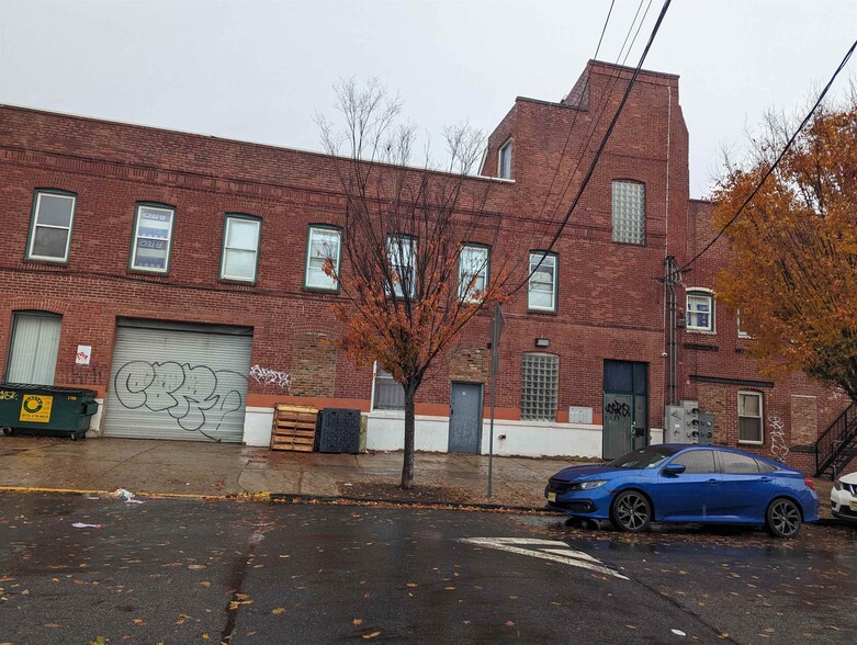 Primary Photo Of 13-31 New York Ave, Newark Industrial For Lease