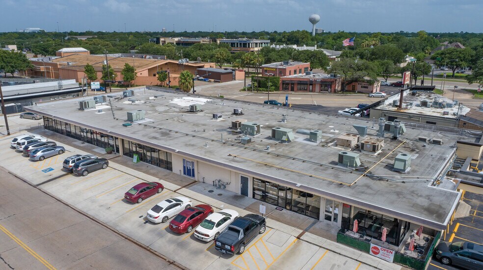 More Photos Of 5200 Bissonnet St, Bellaire Unknown For Lease