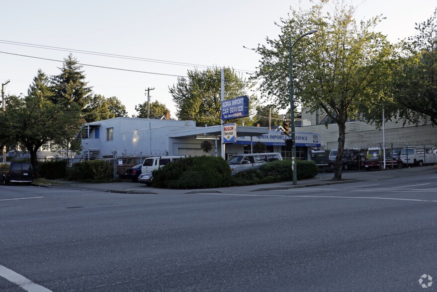 More Photos Of 794 E Broadway, Vancouver Auto Repair For Sale