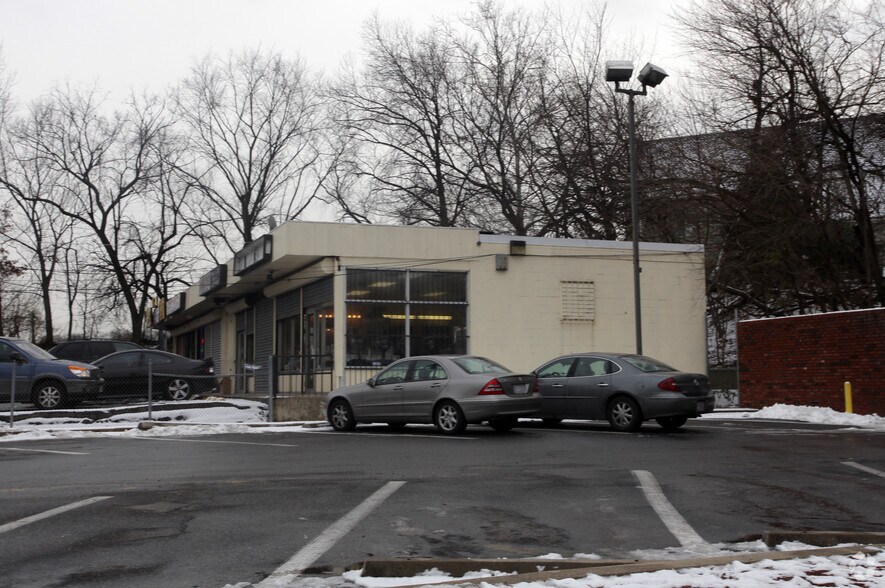 More Photos Of 4940-4944 South Dakota Ave NE, Washington Storefront For Lease