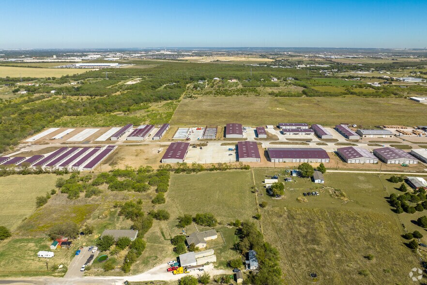 More Photos Of 4580 J D Mouser Pky, Alvarado Unknown For Lease