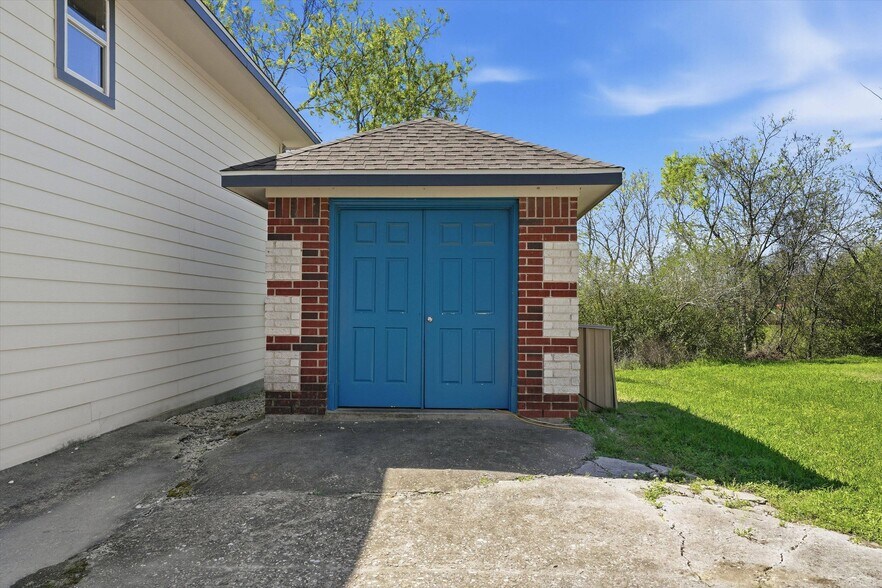 More Photos Of 15134 Beaumont Hwy, Houston Land For Sale