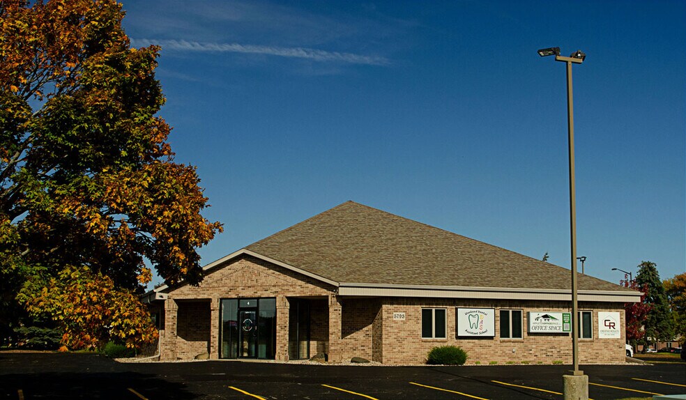 More Photos Of 5793 W Grande Market Dr, Appleton Unknown For Lease
