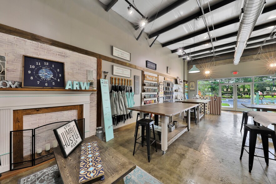 More Photos Of 518 Hollyberry Ln, Orange Park Storefront Retail Office For Lease