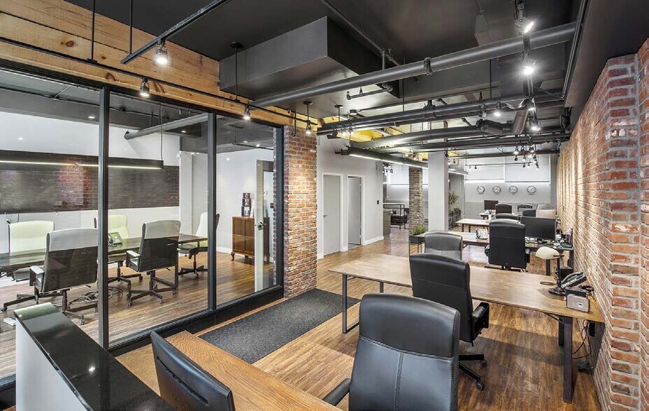 More Photos Of 80 Sherbourne St, Toronto Apartments For Sale