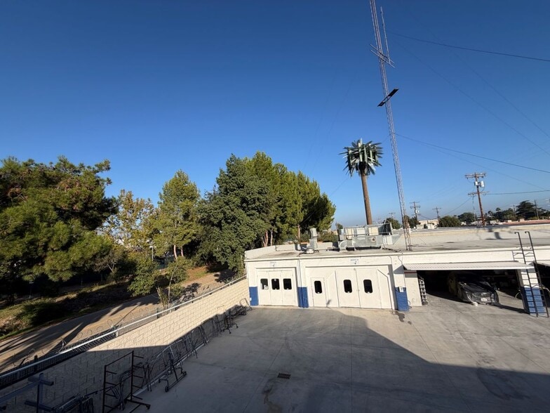 More Photos Of 14723 Aetna St, Van Nuys Auto Repair For Sale