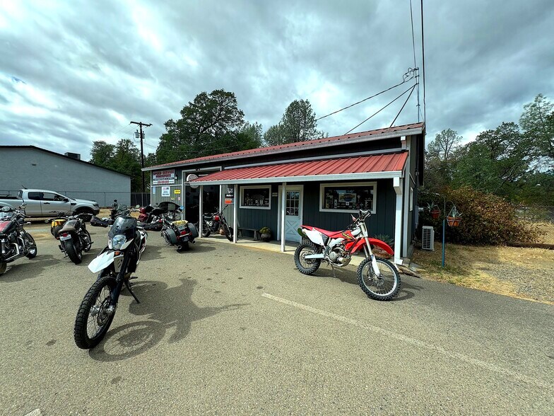 More Photos Of 2900 Cascade Blvd, Shasta Lake Service For Sale