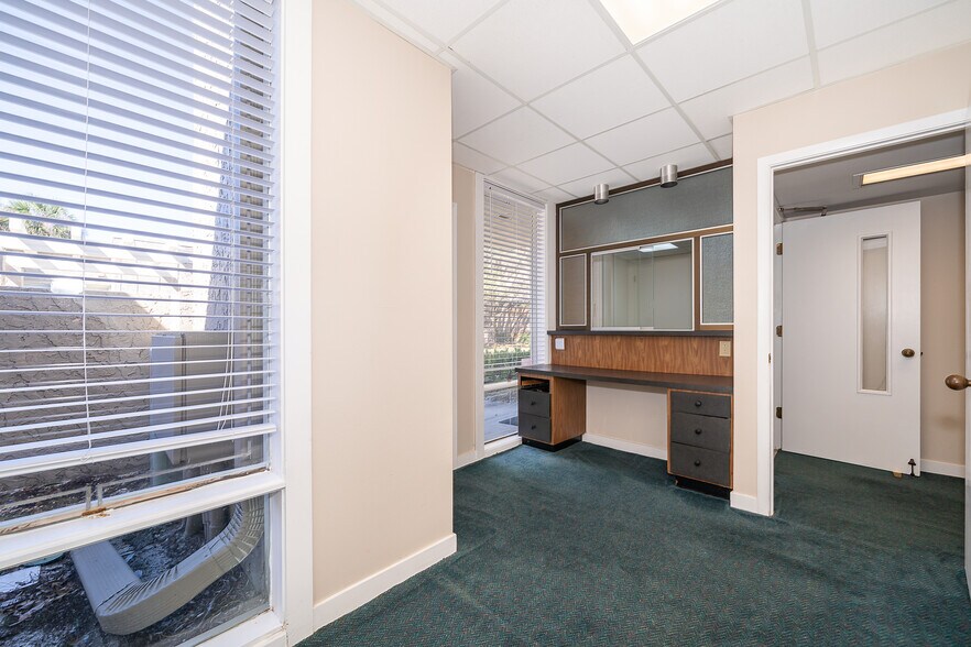 More Photos Of 331 N Maitland Ave, Maitland Medical For Sale