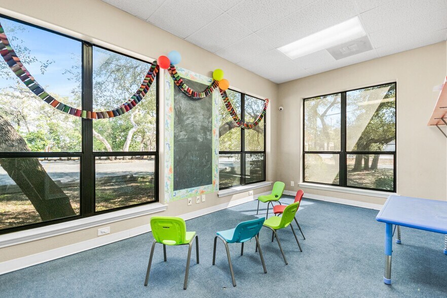 More Photos Of 14235 Blanco Rd, San Antonio Office For Sale