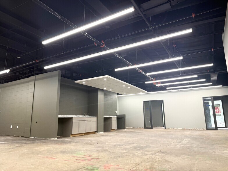 More Photos Of 922-938 N State St, Lockport Office For Lease