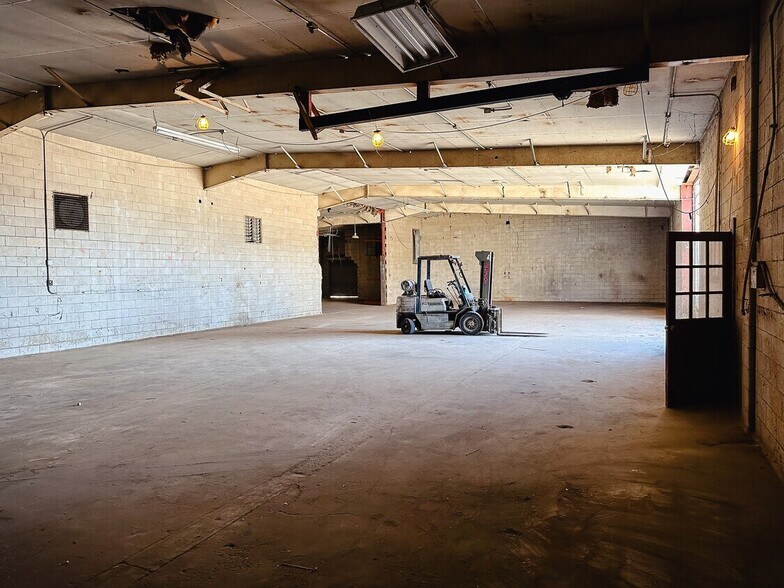More Photos Of 512 Jones St, Gonzales Warehouse For Lease