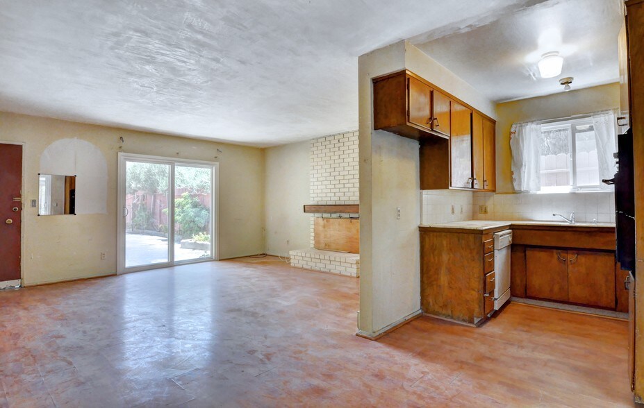More Photos Of 5333 Bellingham Ave, Valley Village Apartments For Sale