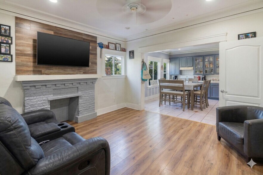 More Photos Of 2822 S La Salle Ave, Los Angeles Apartments For Sale