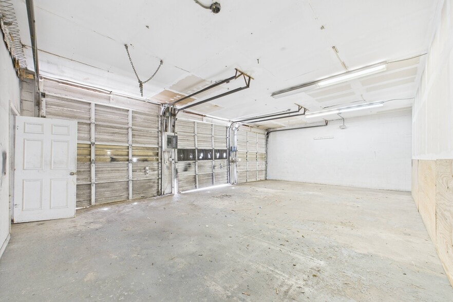 More Photos Of 7731 Industrial Rd, Melbourne Industrial For Sale