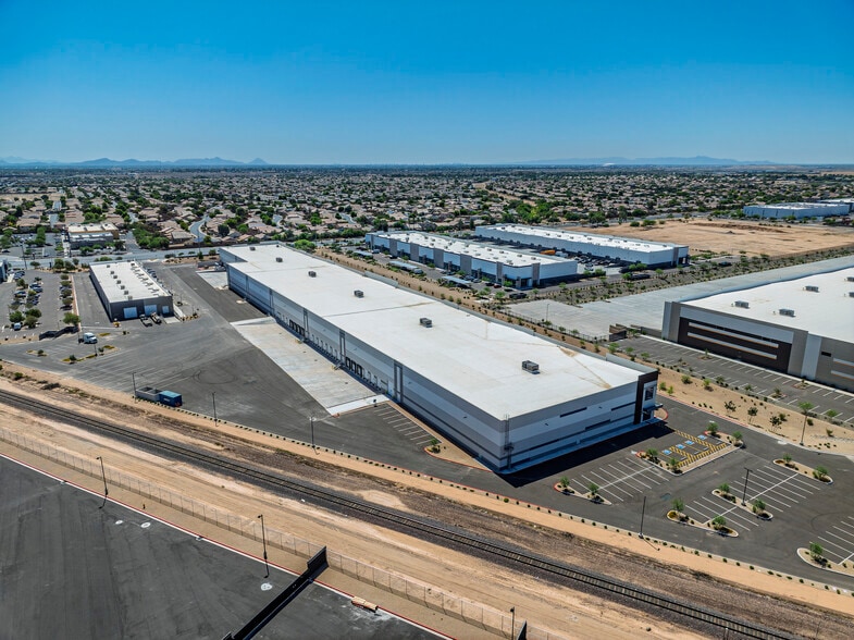 More Photos Of 13550 N Dysart Rd, Surprise Distribution For Lease