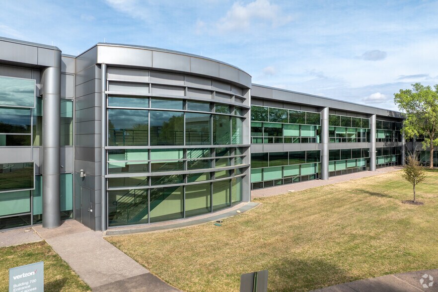 More Photos Of 700 Hidden Rdg, Irving Office For Lease