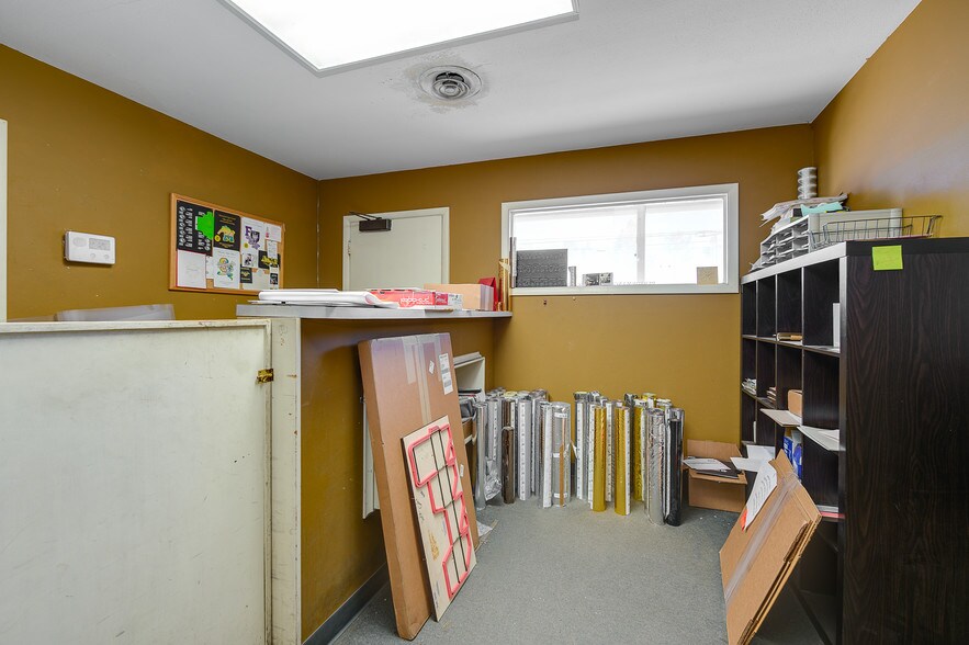 More Photos Of 2154 Irving Blvd, Dallas Light Distribution For Lease