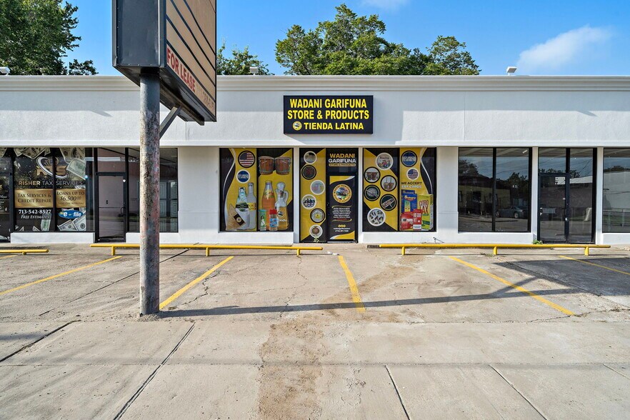 More Photos Of 6930 Lyons Ave, Houston Storefront Retail Office For Sale