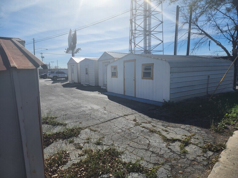 More Photos Of 1290 S Business IH 35, New Braunfels General Retail For Sale