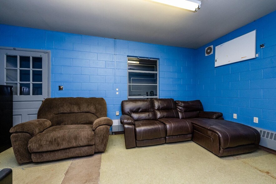 More Photos Of 641 S Crystal Ave, Benton Harbor Winery Vineyard For Sale